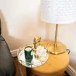 Charming 2-Bedroom Flat In Shepherd\'S Bush, Near Hammersmith